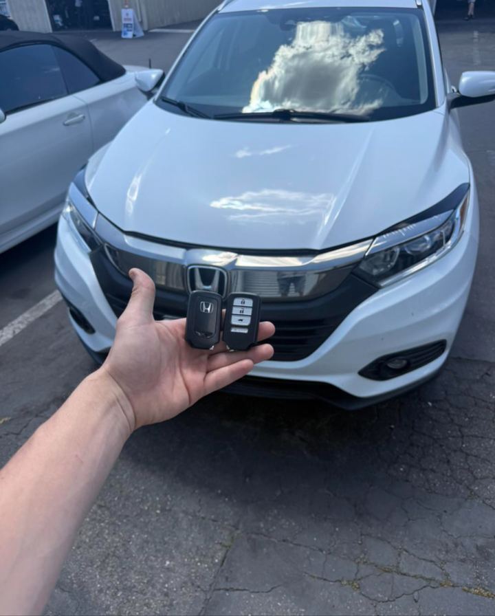 Two Honda HR-V smart keys made on-site